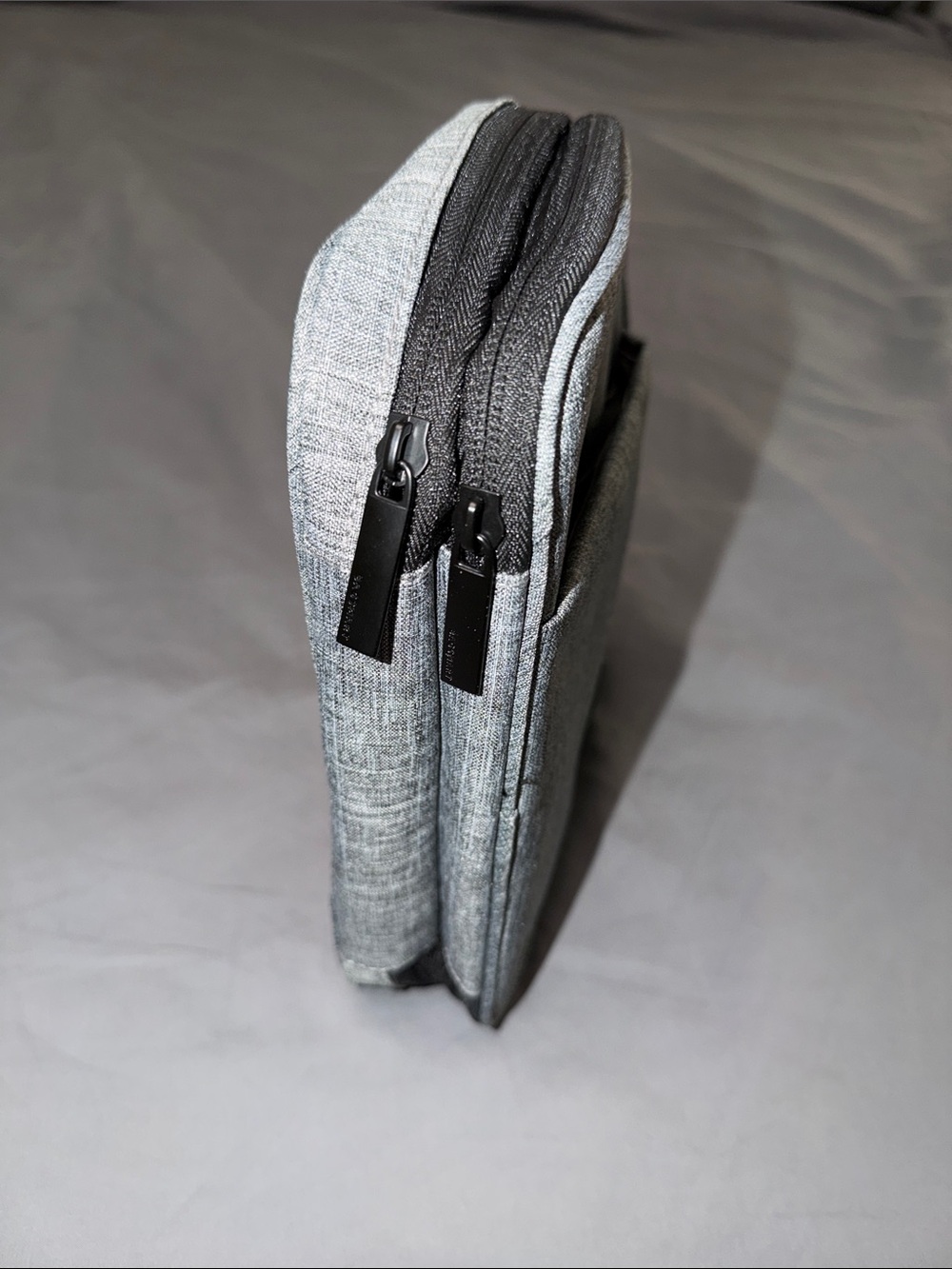 BAGSMART Gray Compact Camera Accessory Pouch - Picture 7 of 9